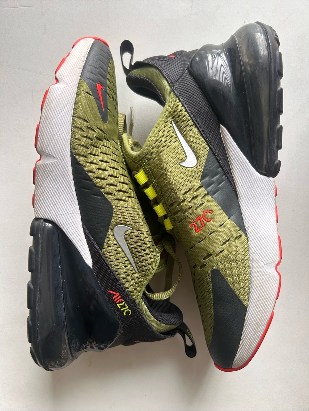 Nike Air 270 Youth 5.5 Olive Green Athletic Sneakers Red Accents